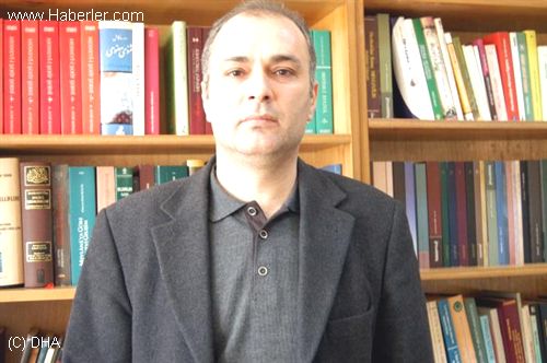 Erciyes-Üniversitesi-ERÜ-İlahiyat-Fakültesi-Tasavvuf-Anabilim-Dalı-Başkanı-Doç.Dr .-Mustafa-Çakmaklıoğlu