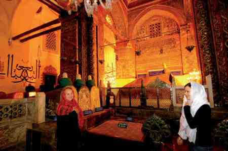 Esin Çelebi Bayru ile Söyleşi