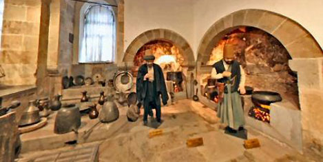 Düğün gecesi; bir lokmanın içinden geçen vuslat